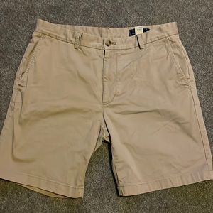 Vineyard Vines Khaki Shorts